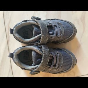 Stride Rite toddler 7 wide shoes